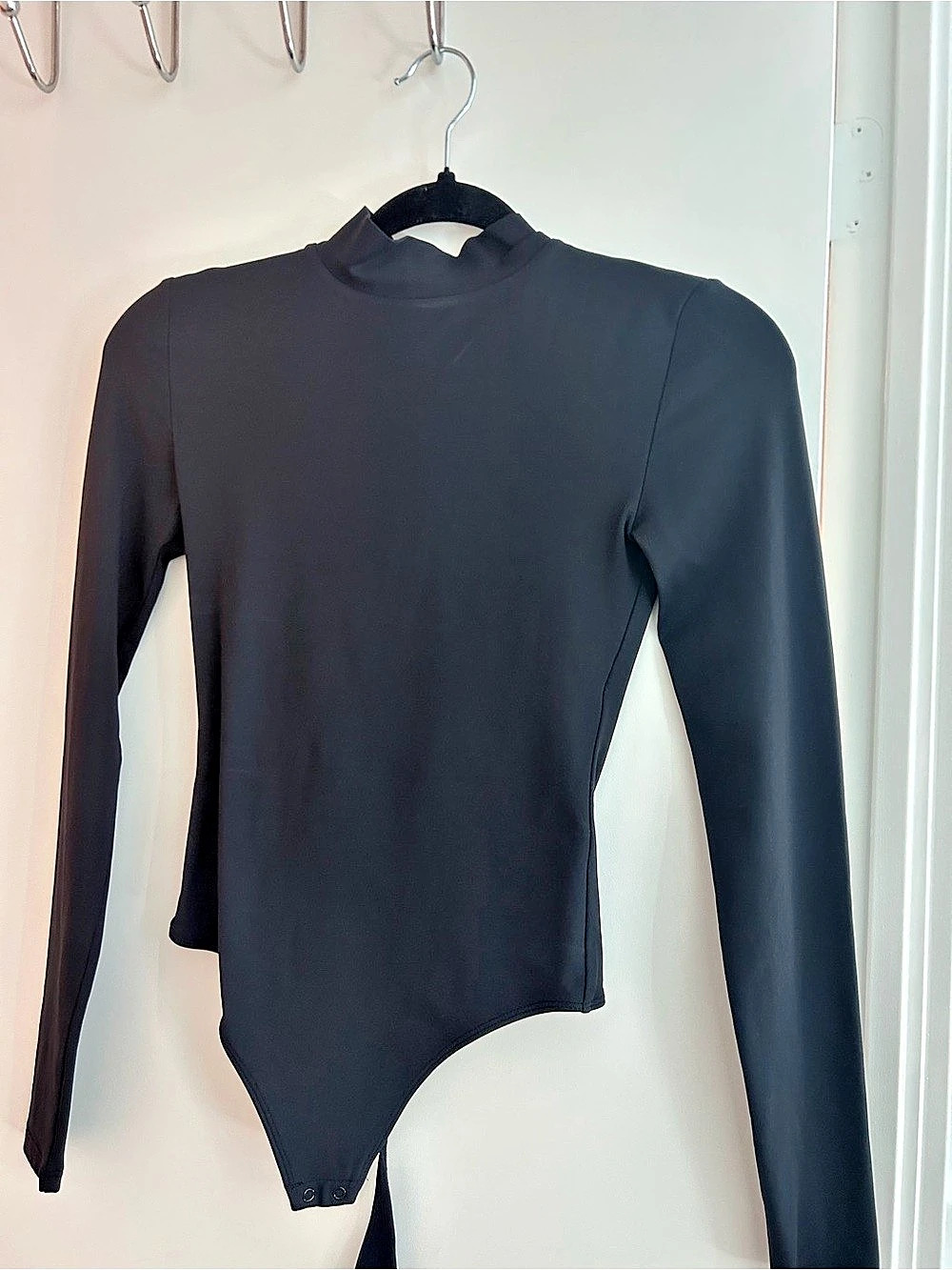 Aritzia/Babaton Contour turtleneck bodysuit Size XS